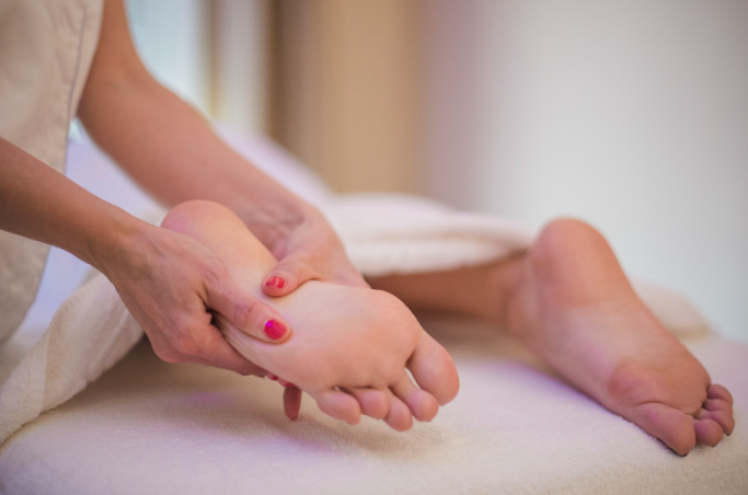 Why Reflexology at the Best Spa in Kolkata Is a Must for Foot Stress Relief Why Reflexology at the Best Spa in Kolkata Is a Must for Foot Stress Relief